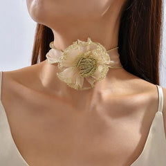 Creative 3D Flower Lace Necklace – Elegant Mesh Clavicle Pendant for Women